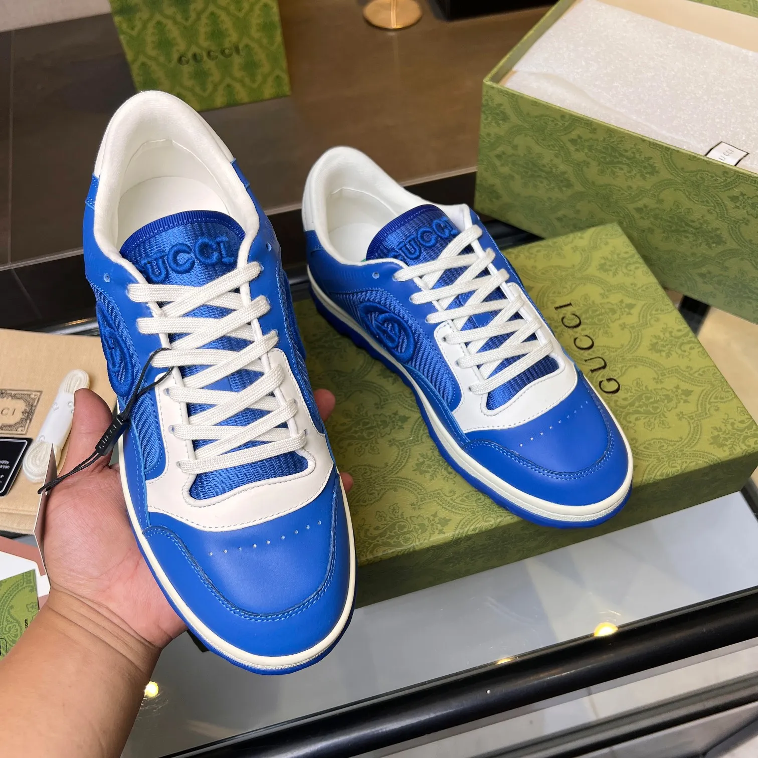 👟👟Ex-factory price 520👟👟 Top version, full styling effect, instant sales of the common practice of soft treading in the market, 💣💣💣Gucci2023 early spring Gucci G home latest hot style MAC80 sports shoes couple style casual retro distressed dirty shoes small dirty shoes small white shoes🌸🌸🌸 original purchase and development Production Gucci MAC80 new hot-selling series. The exquisite and compact interlocking double G logo romantically interprets the aesthetic concept of this series. Made of off-white leather, ▪️Material: original customized imported first-layer cowhide ▪️Inner lining: original customized imported breathable mesh ▪️Outsole: original molded two-color TPU outsole ▪️Sole thickness: 3CM ▪️Size: women's 35-40 / men's 39-45